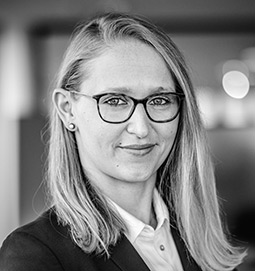 Portrait: Rechtsanwältin Dr. Gianna Perino-Stiller - Loschelder Rechtsanwälte, Köln