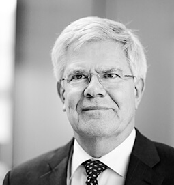 Portrait: Lawyer Dr. Wilfried Rüffer - Loschelder Rechtsanwälte, Cologne