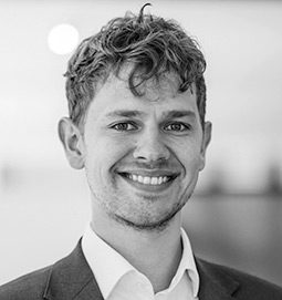 Portrait: Lawyer Niklas Wetzlar - Loschelder Rechtsanwälte, Cologne